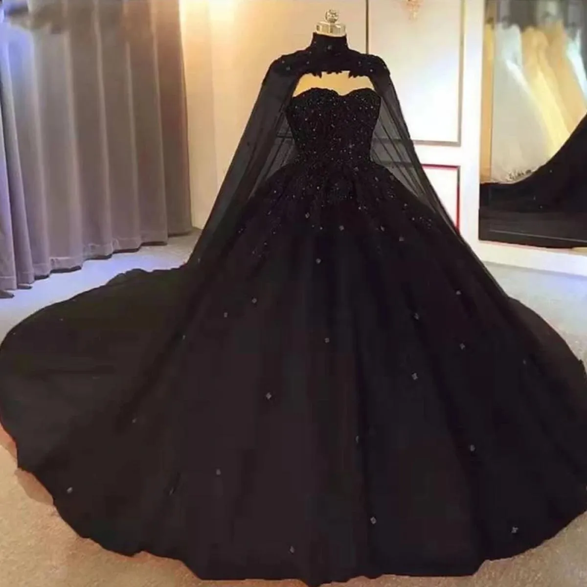 2023 Abiti da ballo Abiti da sera da sera da principessa Mantella Sweetheart con perline in pizzo Tulle Prom Festa formale Matri