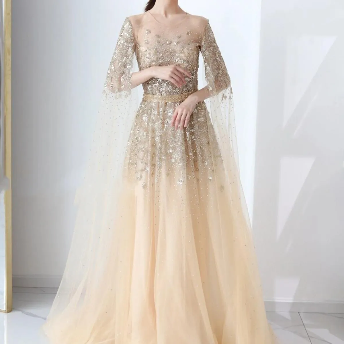 Abiti da sera con perline Dubai Arabia con maniche a mantella Abiti da cerimonia di lusso per abiti da sera da donna