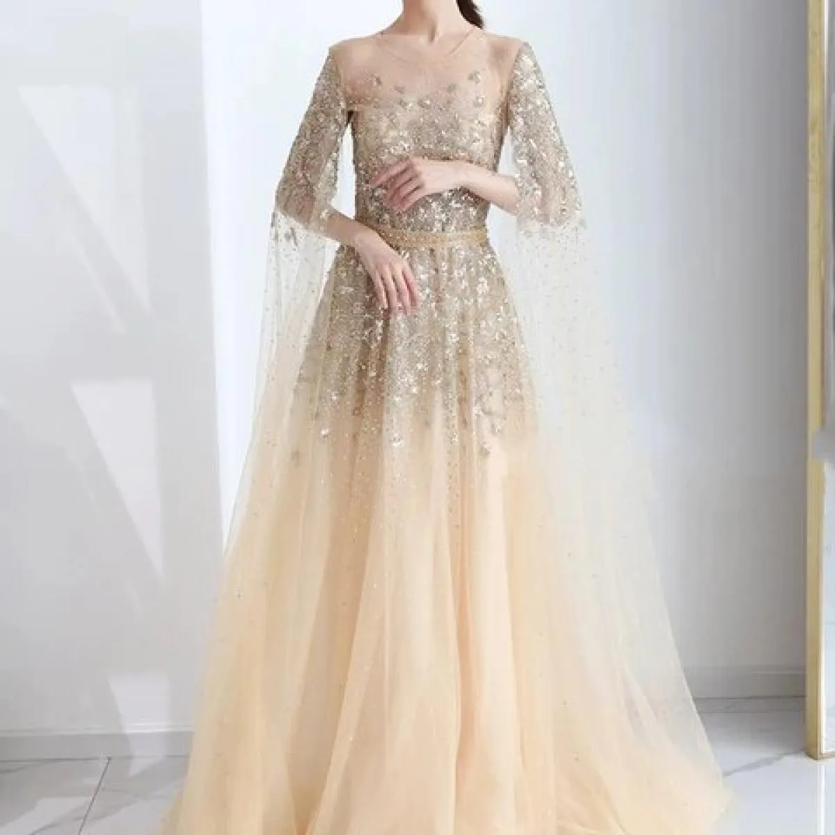 Abiti da sera con perline Dubai Arabia con maniche a mantella Abiti da cerimonia di lusso per abiti da sera da donna