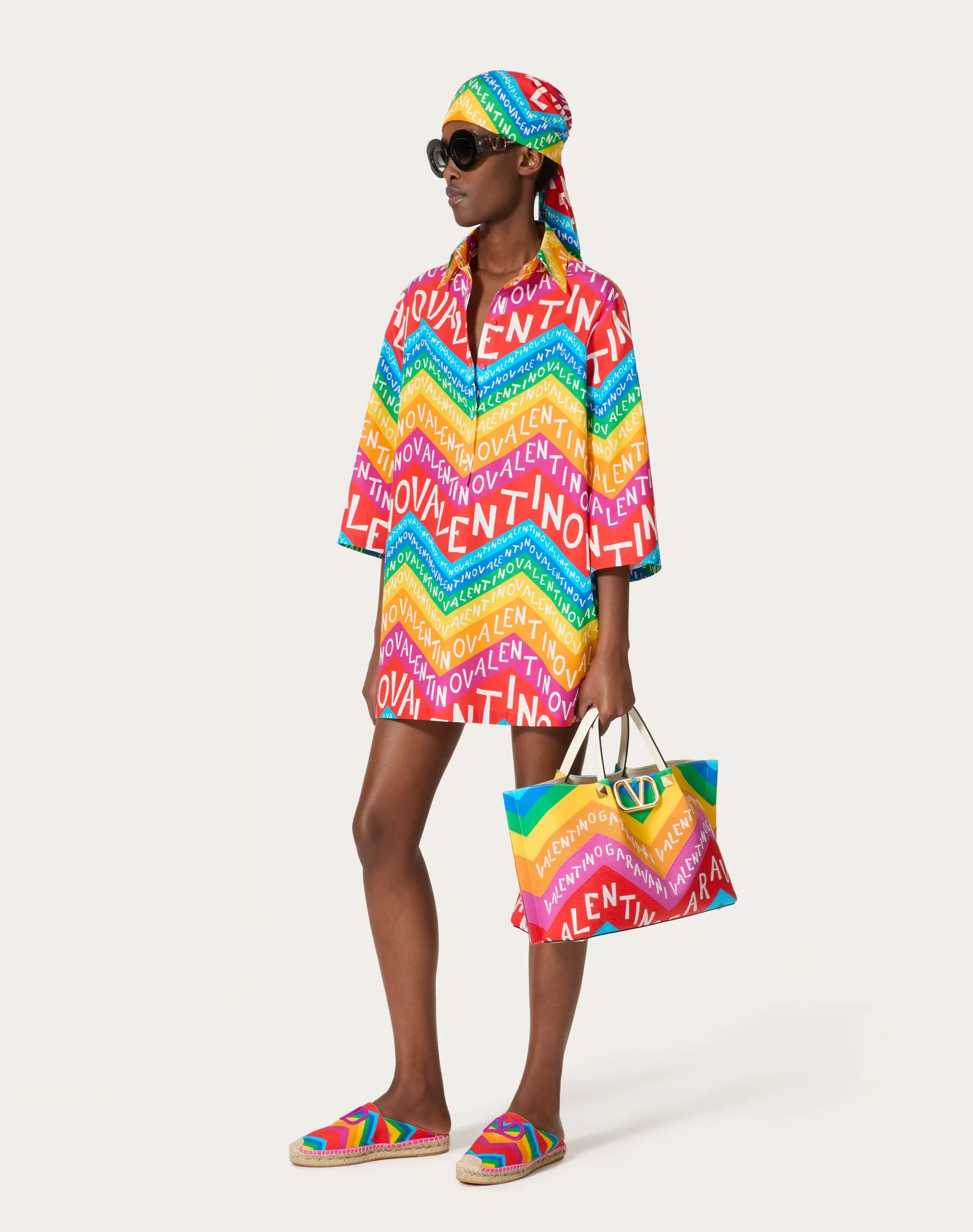 BORSA SHOPPING MEDIA VALENTINO GARAVANI ESCAPE IN CANVAS CON STAMPA CHEVRON24