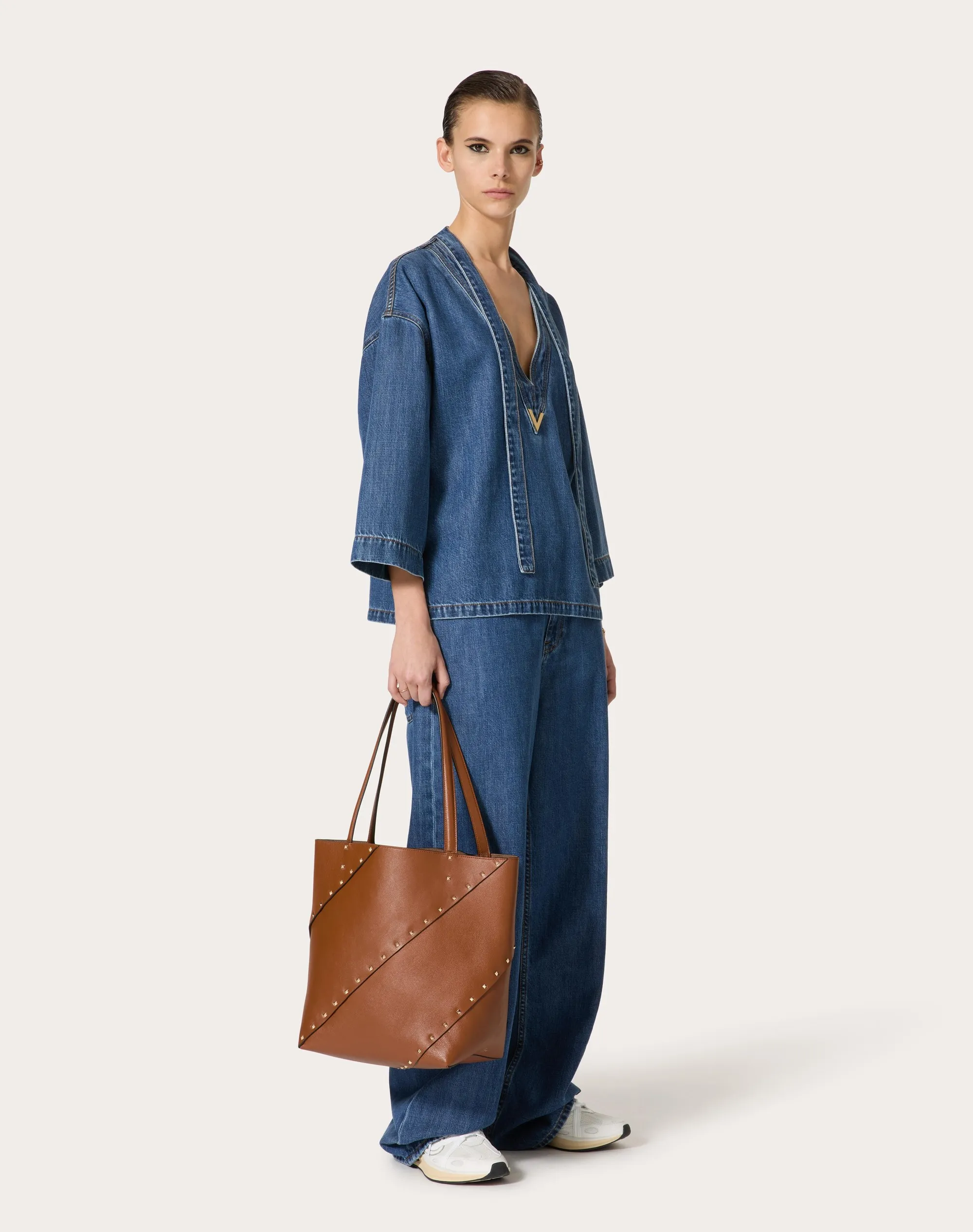 BORSA SHOPPING VALENTINO GARAVANI VALENTINO GARAVANI ROCKSTUD WISPY IN VITELLO