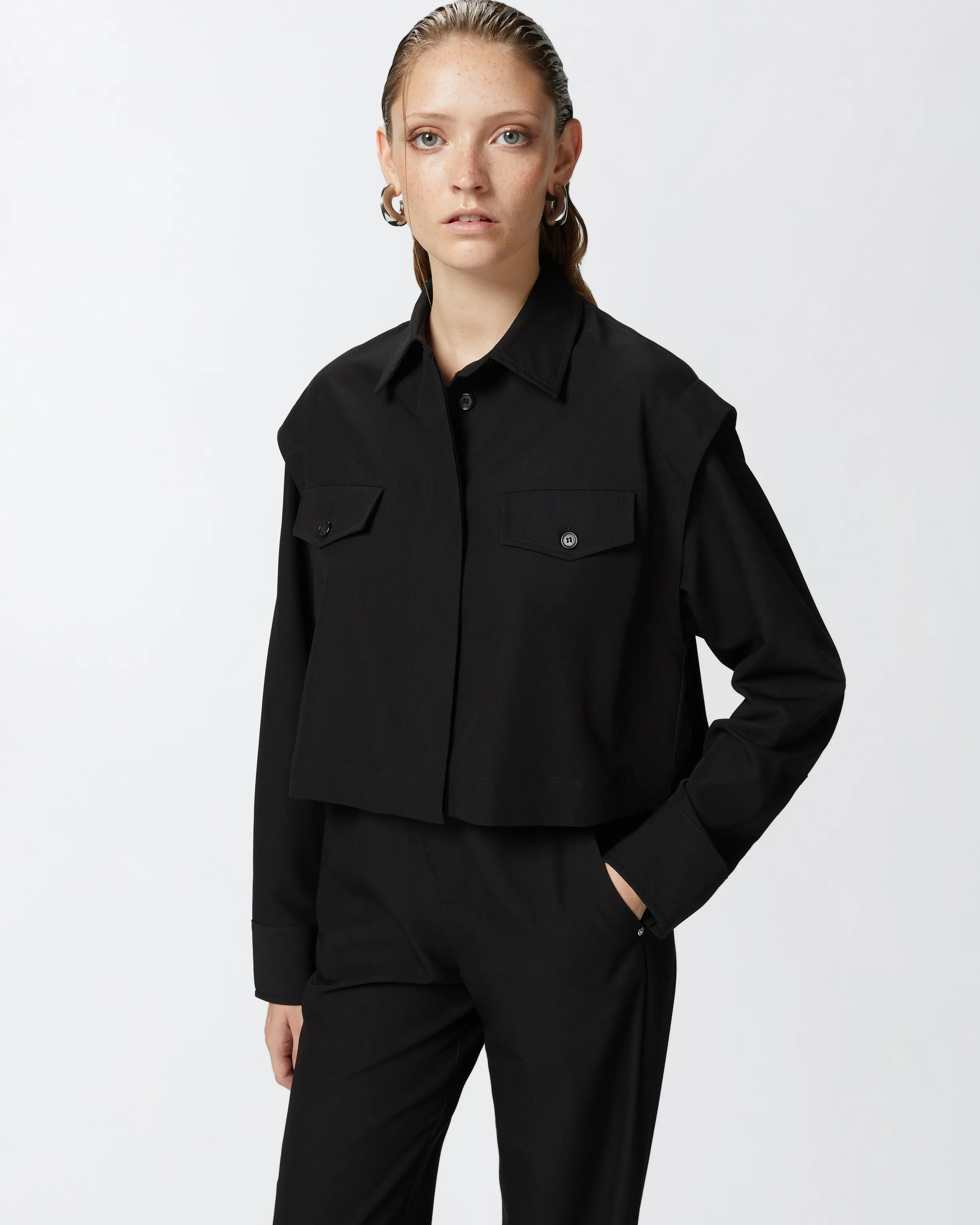  Camicia corta con taschini    