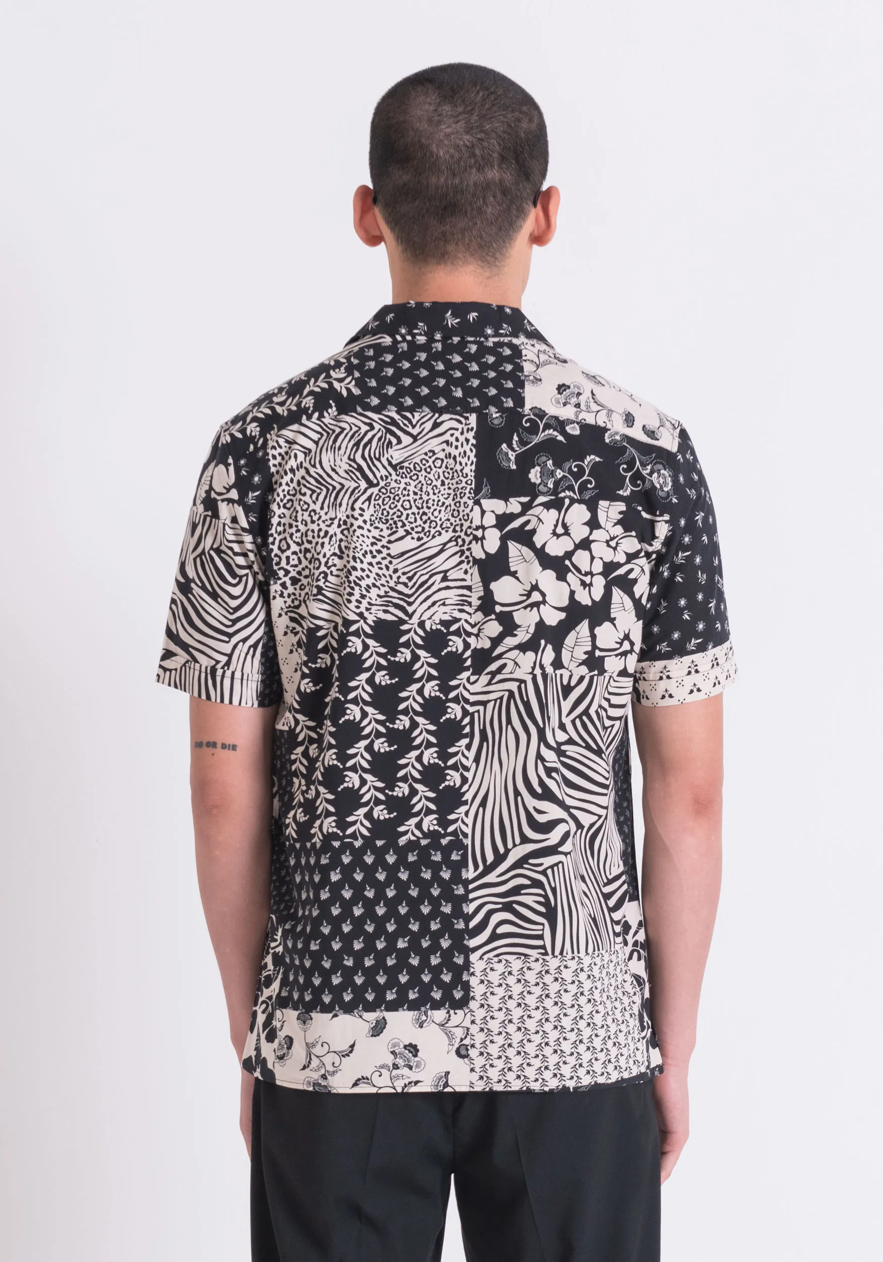 CAMICIA REGULAR STRAIGHT FIT “HONOLULU” IN MISTO COTONE STAMPATO