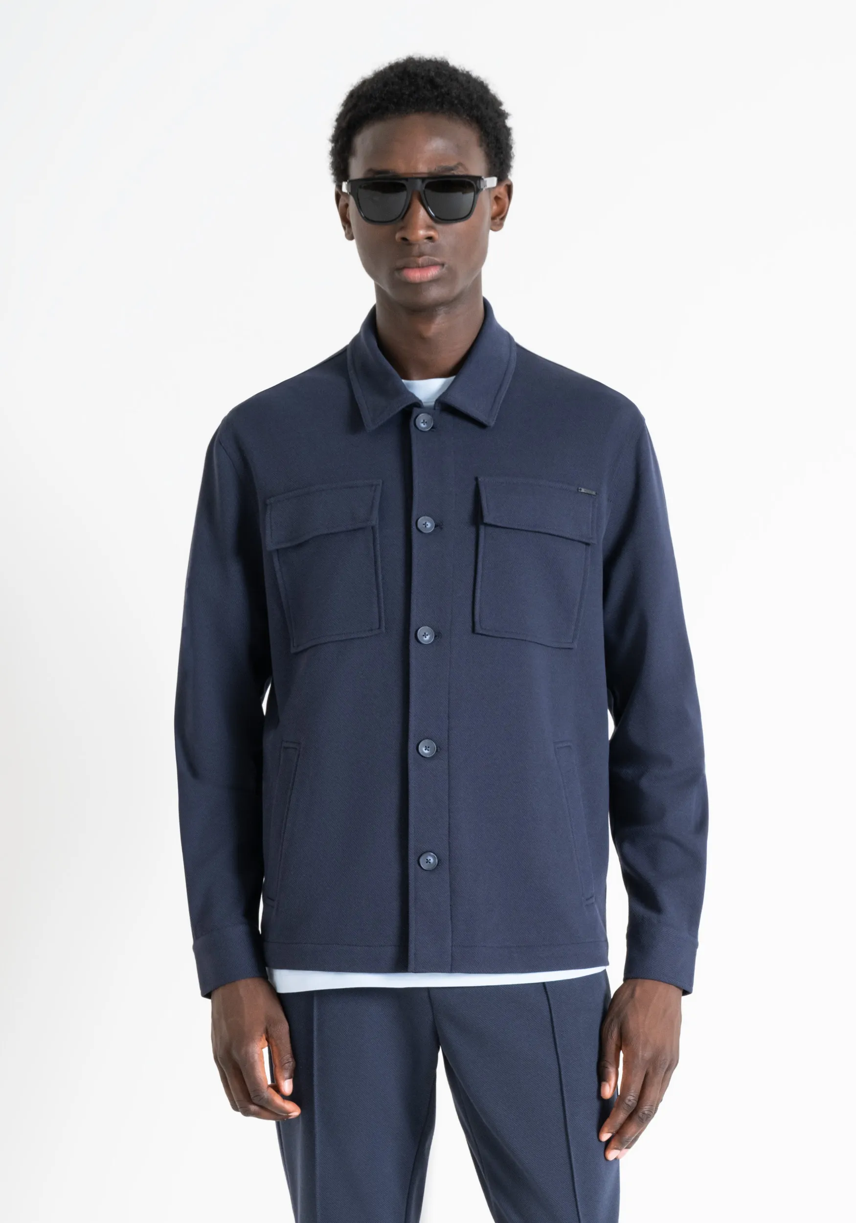 CAMICIA STRAIGHT FIT “OSLO” IN TWILL DI COTONE ELASTICO CON TASCHE