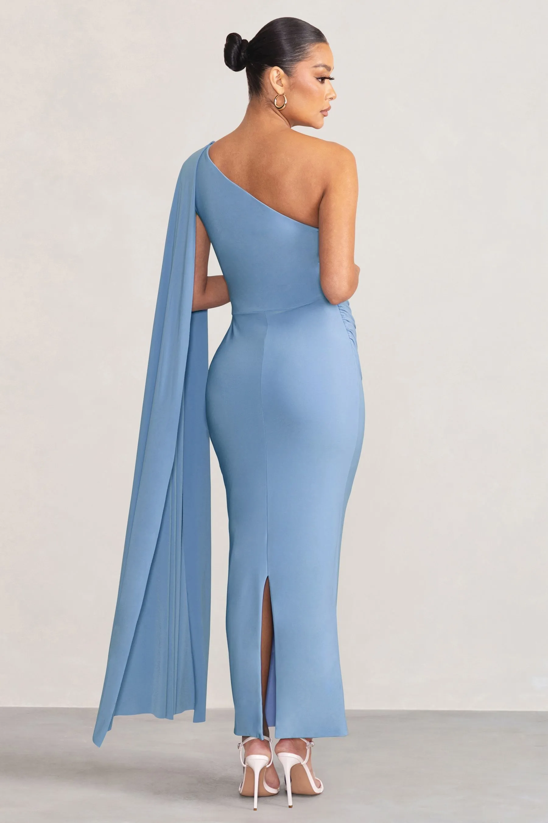 Club L London - Amaryllis - Abito maxi monospalla con maniche a mantella