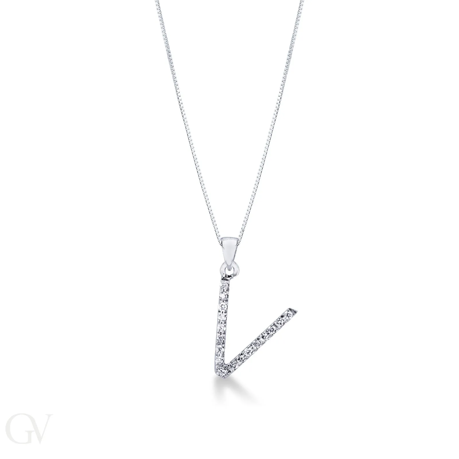 Collana lettera V in oro bianco 18k con diamanti, 1 cm