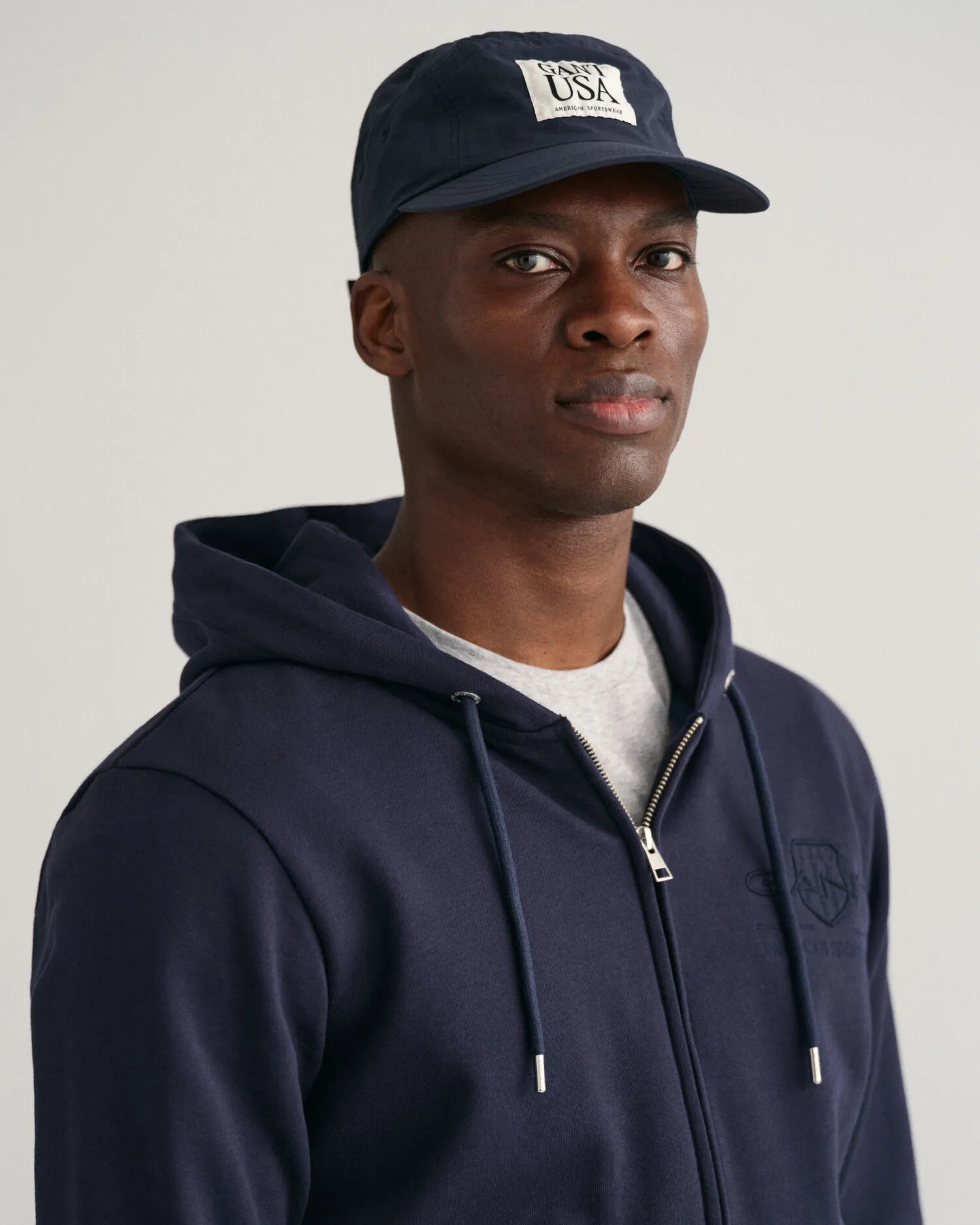 Felpa Tonal Archive Shield con cappuccio e zip    