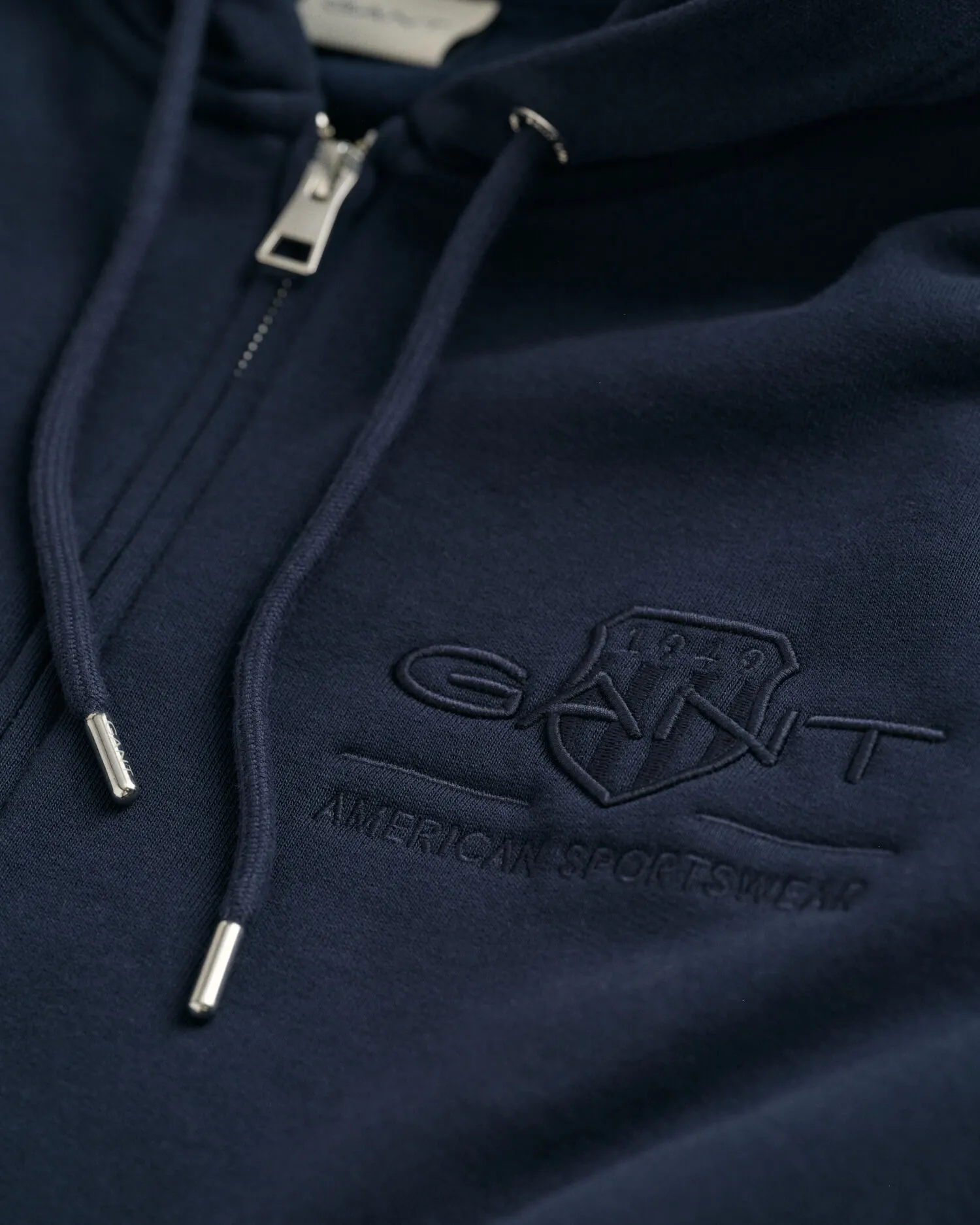 Felpa Tonal Archive Shield con cappuccio e zip    
