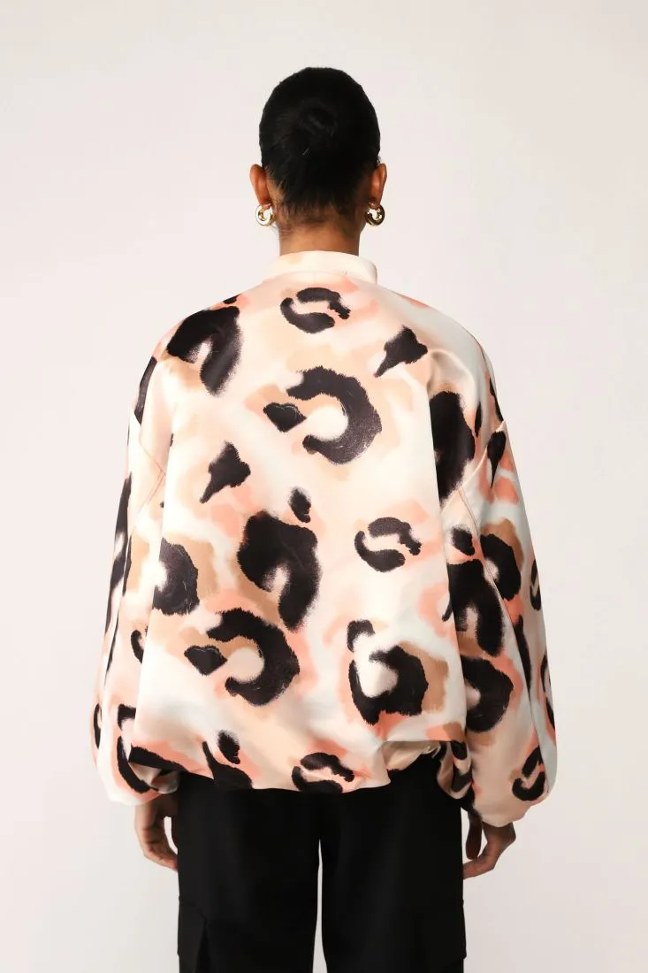 Giubbotto fantasia animalier con maniche volume