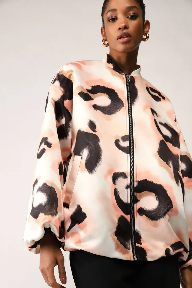 Giubbotto fantasia animalier con maniche volume