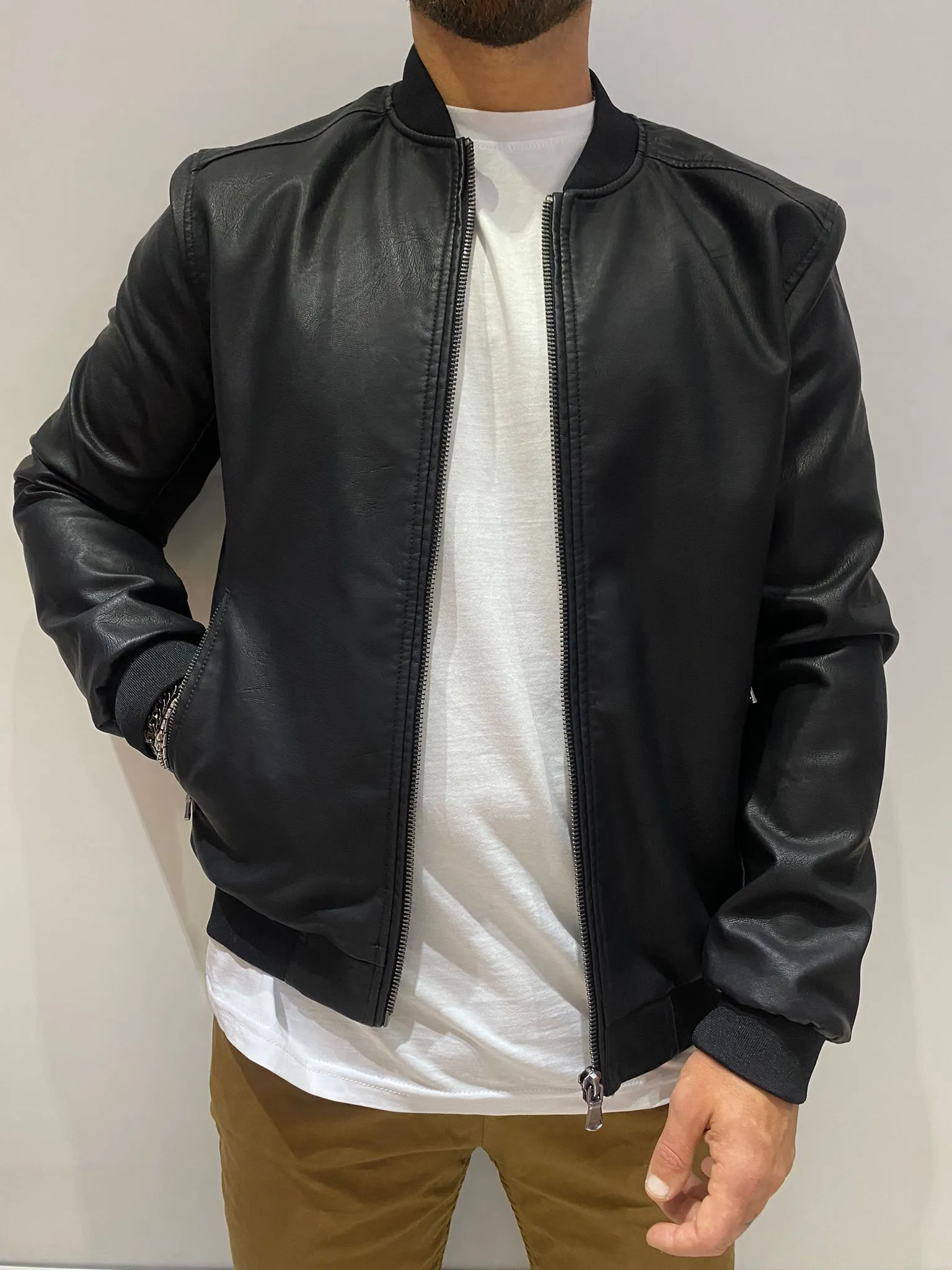 Giubbotto mod. College ecopelle colore Nero