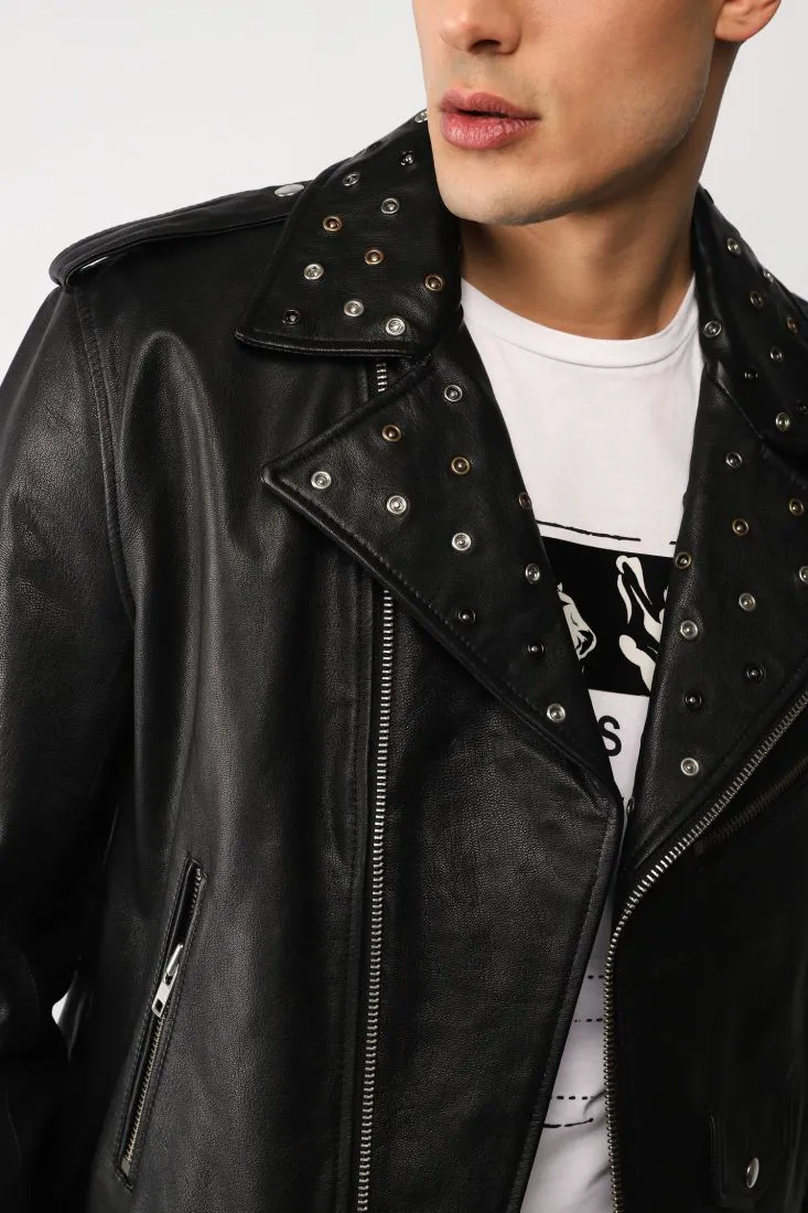 Giubbotto modello biker con borchie e mostrine