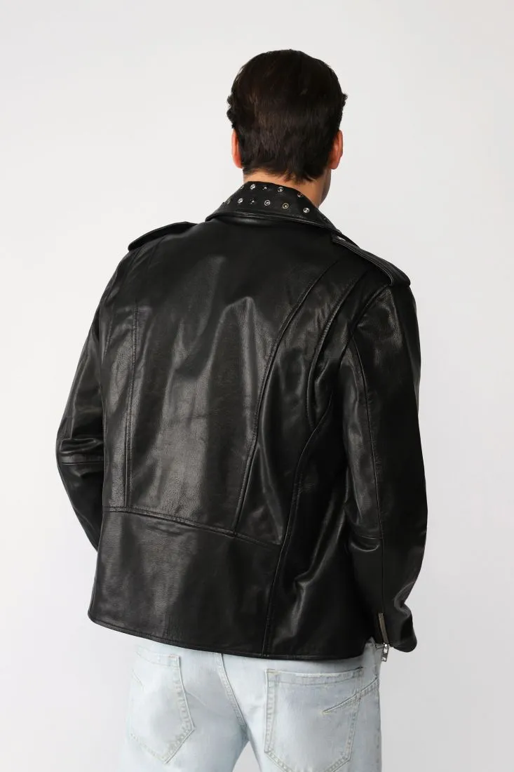 Giubbotto modello biker con borchie e mostrine