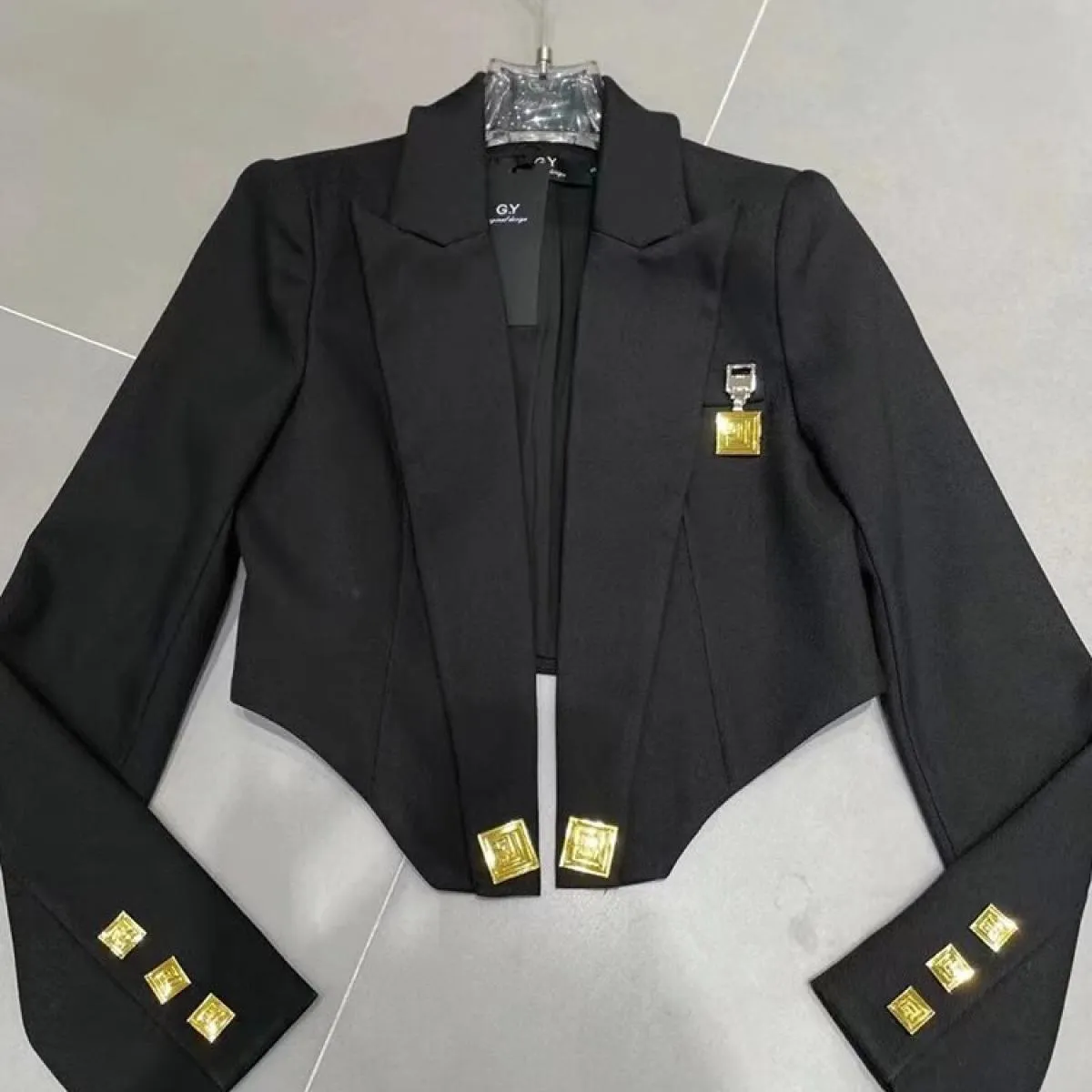 High Street Newest 2023 Designer Jacket Giacca da donna con mantella con bottoni quadrati in metallo