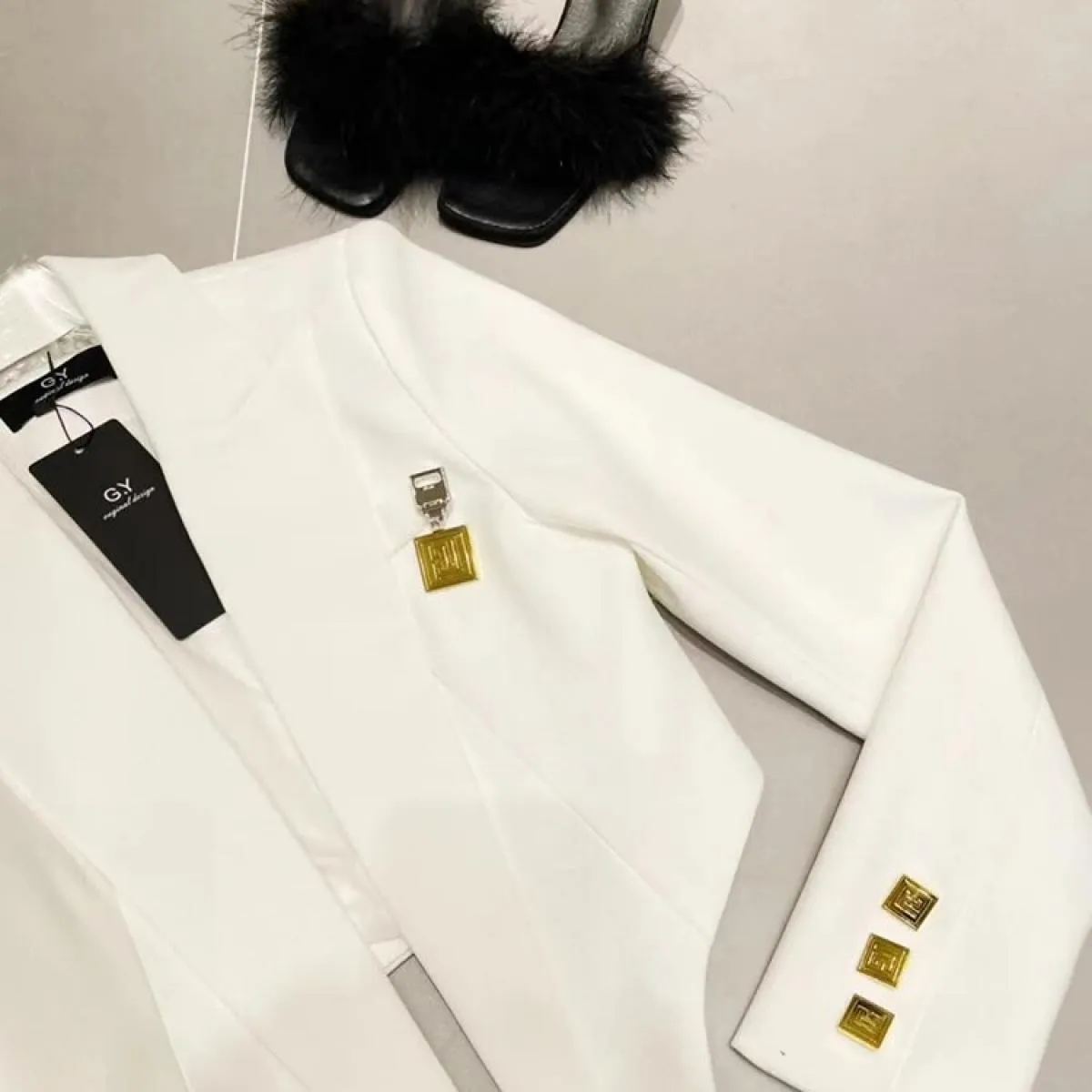 High Street Newest 2023 Designer Jacket Giacca da donna con mantella con bottoni quadrati in metallo