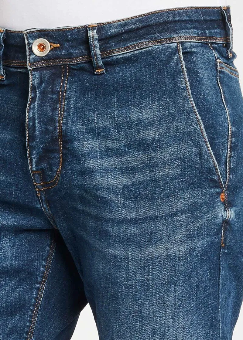 Jeans chino con lavaggio used