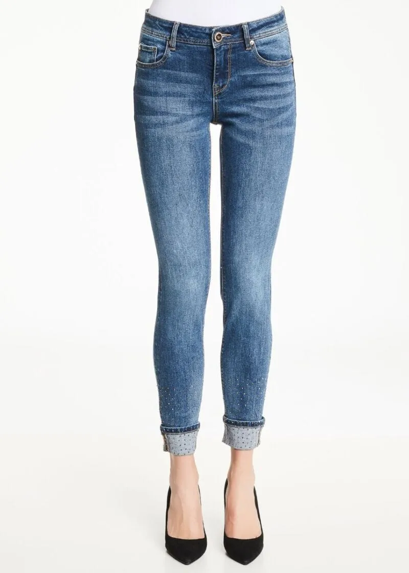 Jeans con carré arrotondato