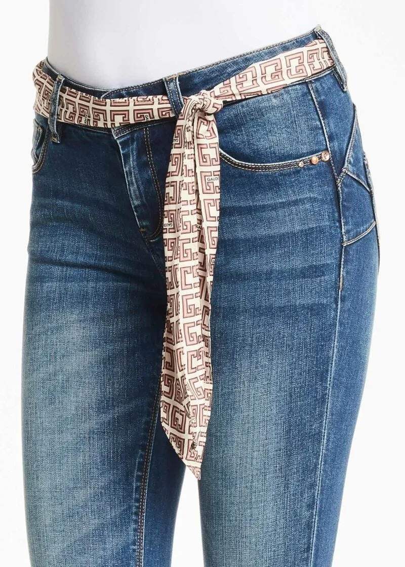 Jeans con cintura logata