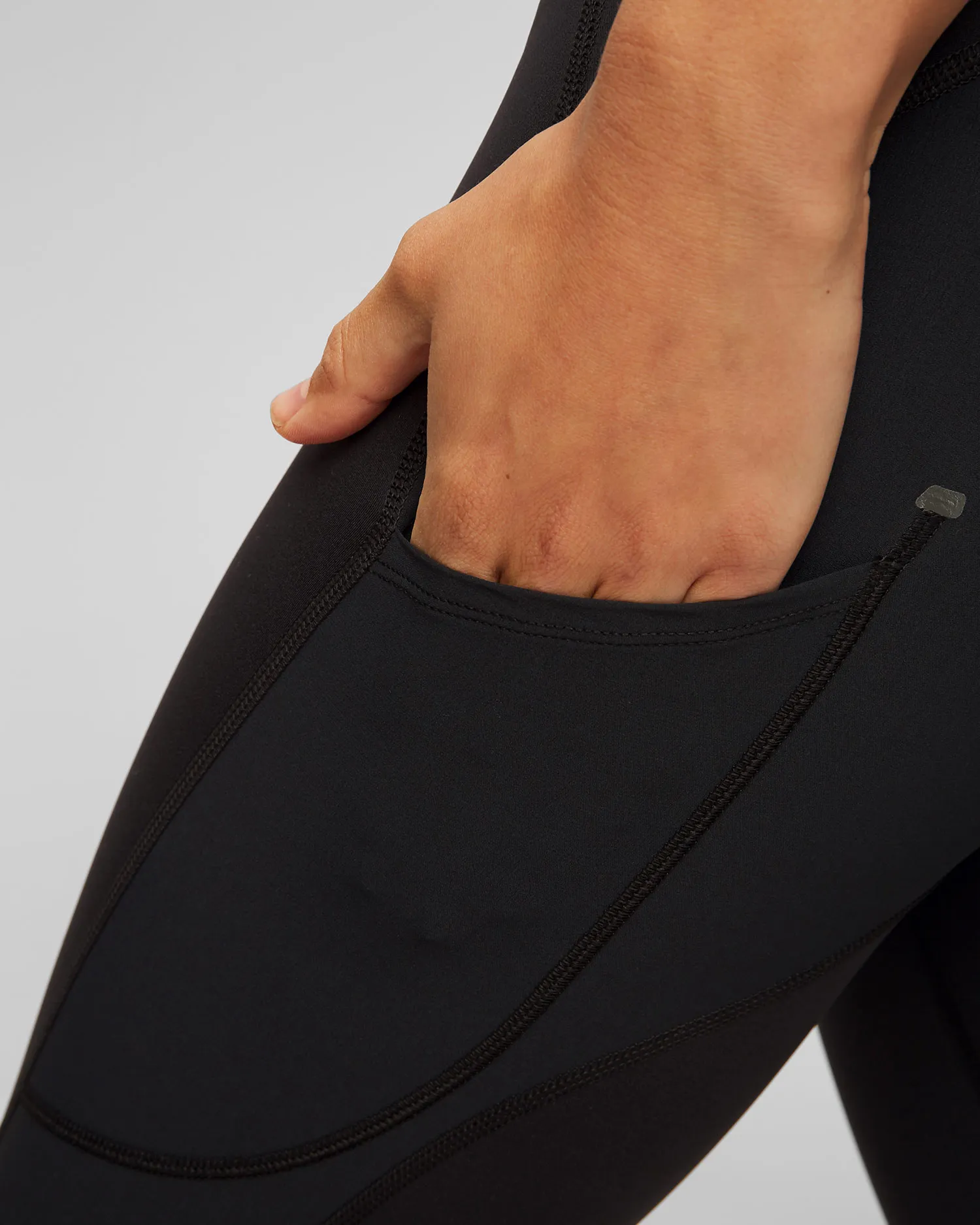 Leggings da trekking da donna On Running Trek Tight 1WE10150553-black