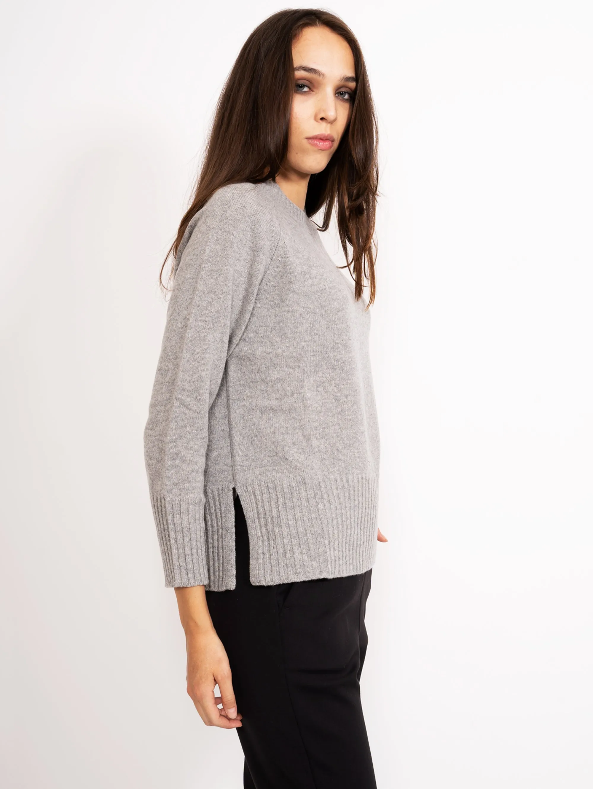 Maglia Girocollo con Spacchi Grigio
