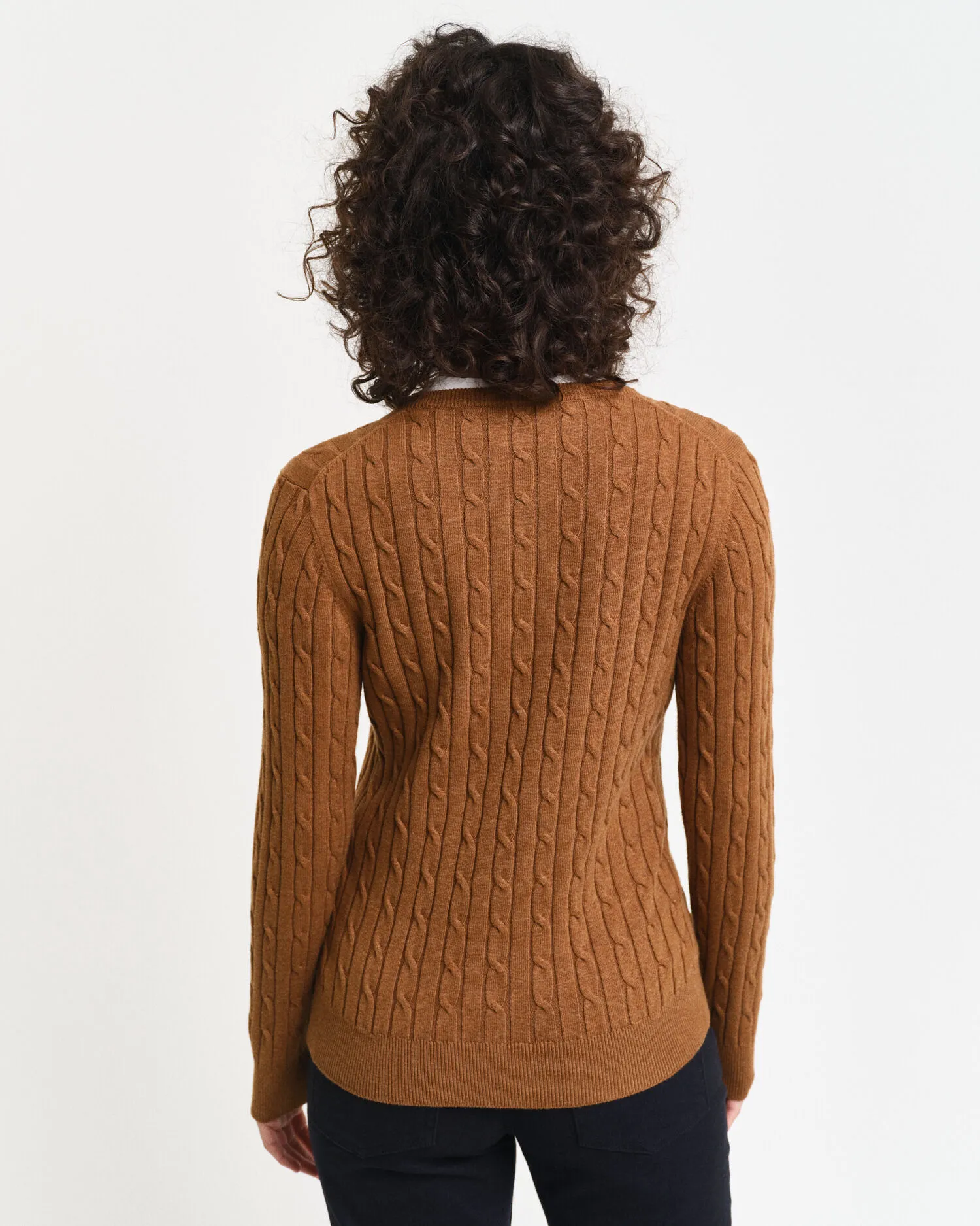 Maglia girocollo in cotone elasticizzato a trecce    
