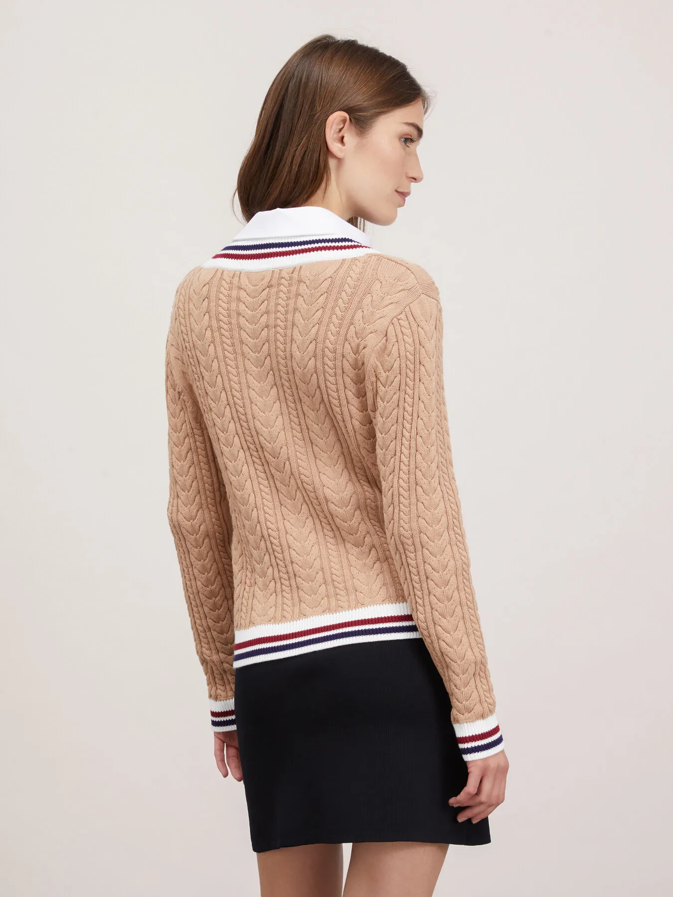 Maglia pullover a trecce con bordi a righe