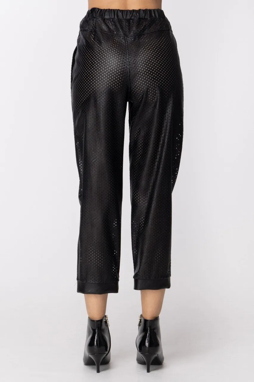 PANTALONE IN ECOPELLE TRAFORATA CON ELASTICO IN VITA VAR UNICA