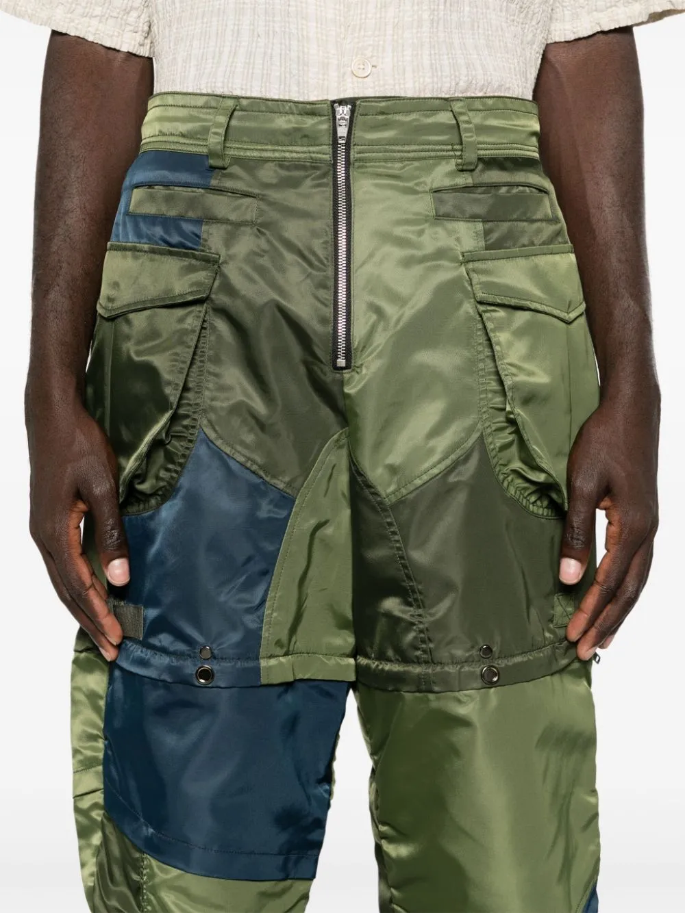 Pantaloni cargo 2-in-1 in verde - unisex