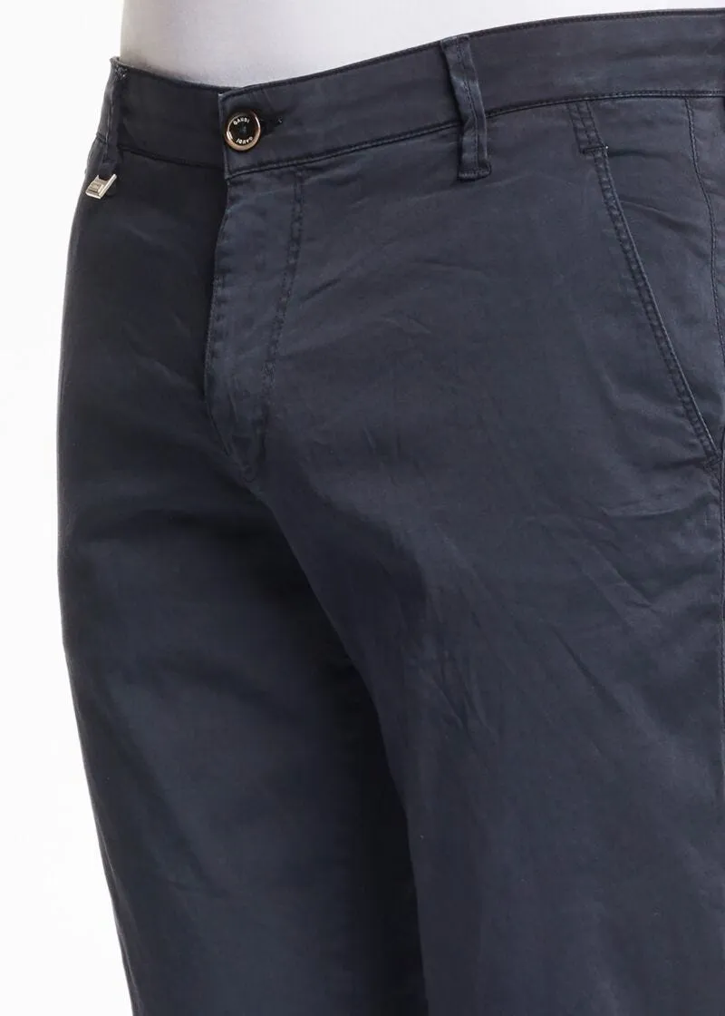 Pantaloni chino in satin