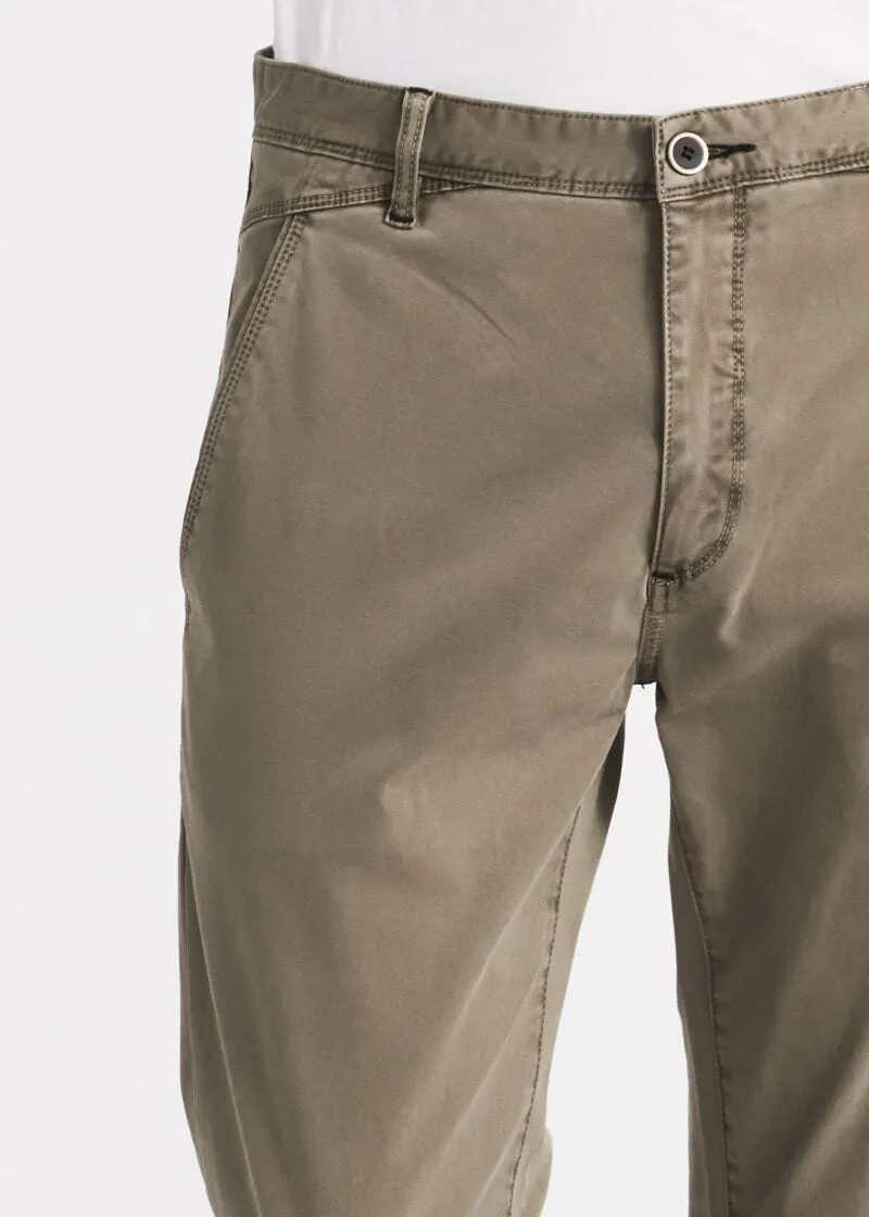 Pantaloni chino loose fit