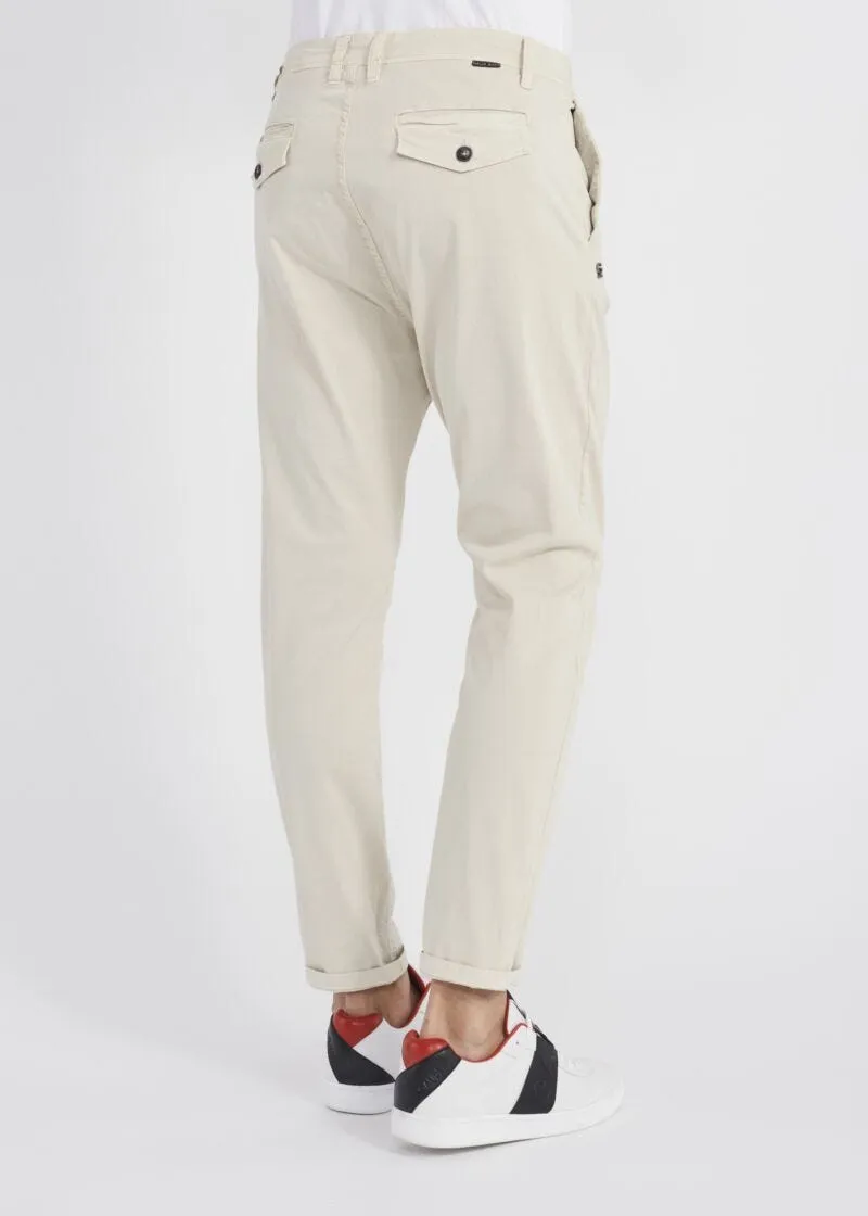 Pantaloni chino slim loose