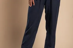 Pantaloni lunghi con cintura decorativa, blu scuro