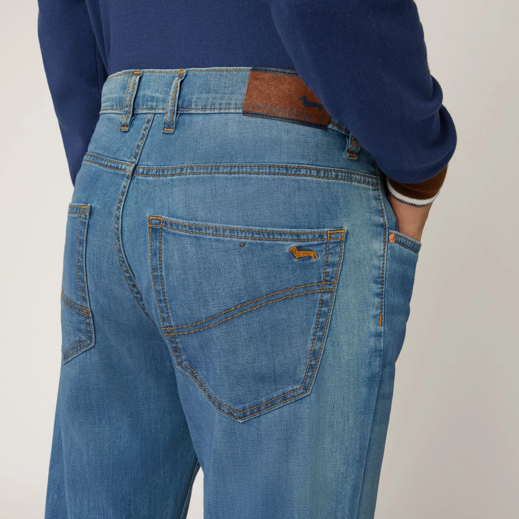 Pantaloni Narrow Fit In Denim in Blu Denim: Nuovi arrivi Di Lusso | Harmont & Blaine®