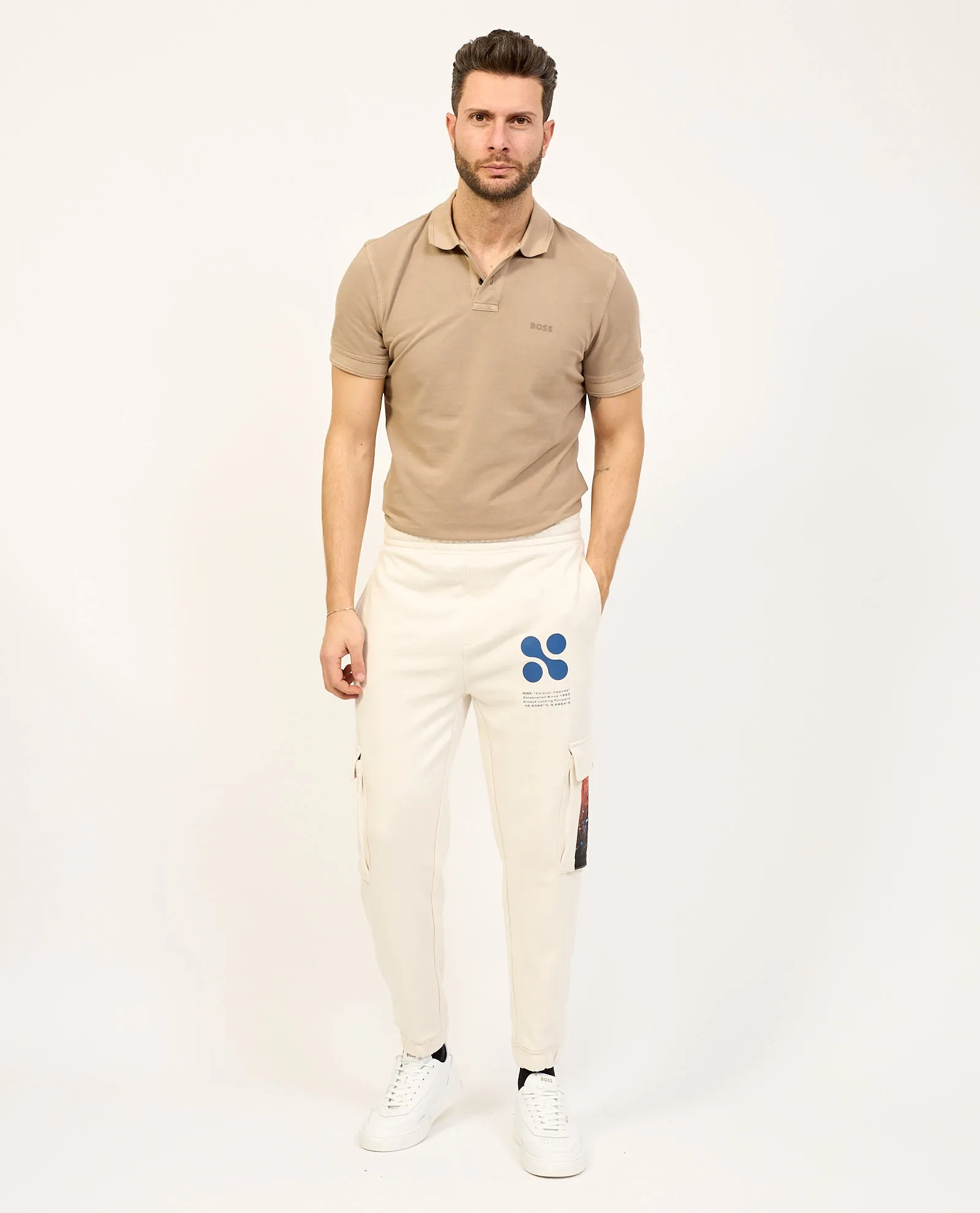 Pantaloni tuta Hugo con tasconi ed elastico in vita