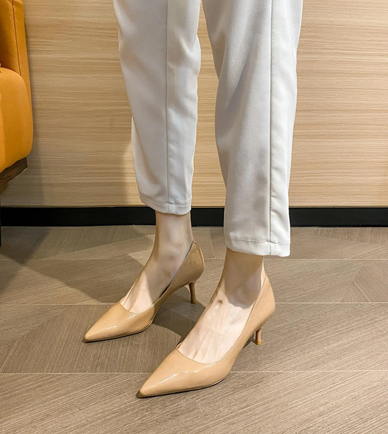Scarpe da donna primavera estate in pelle verniciata beige Décolleté con tacco alto a spillo 6 cm Elegante festa in ufficio Punt