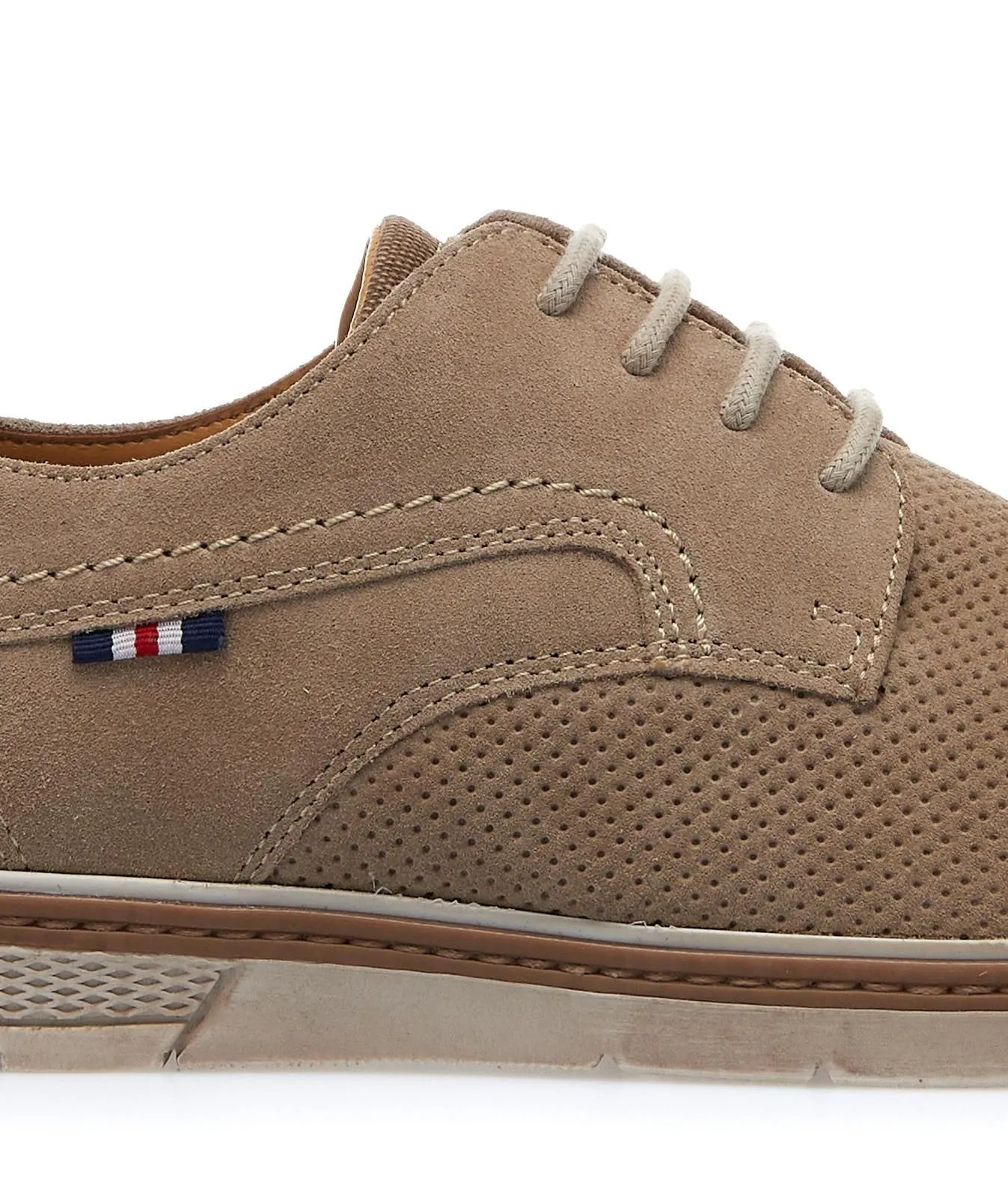 Scarpe marroni allacciate in pelle