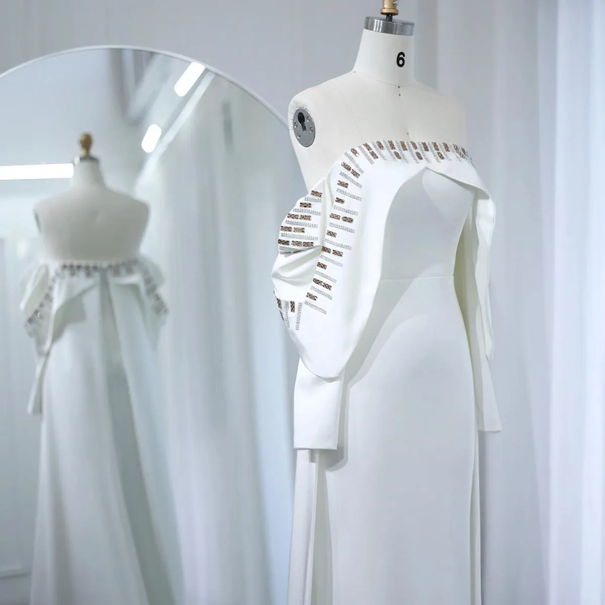 Sharon Said elegante abito da sera Dubai a sirena bianco sporco con mantella a maniche lunghe con spalle scoperte abiti da festa