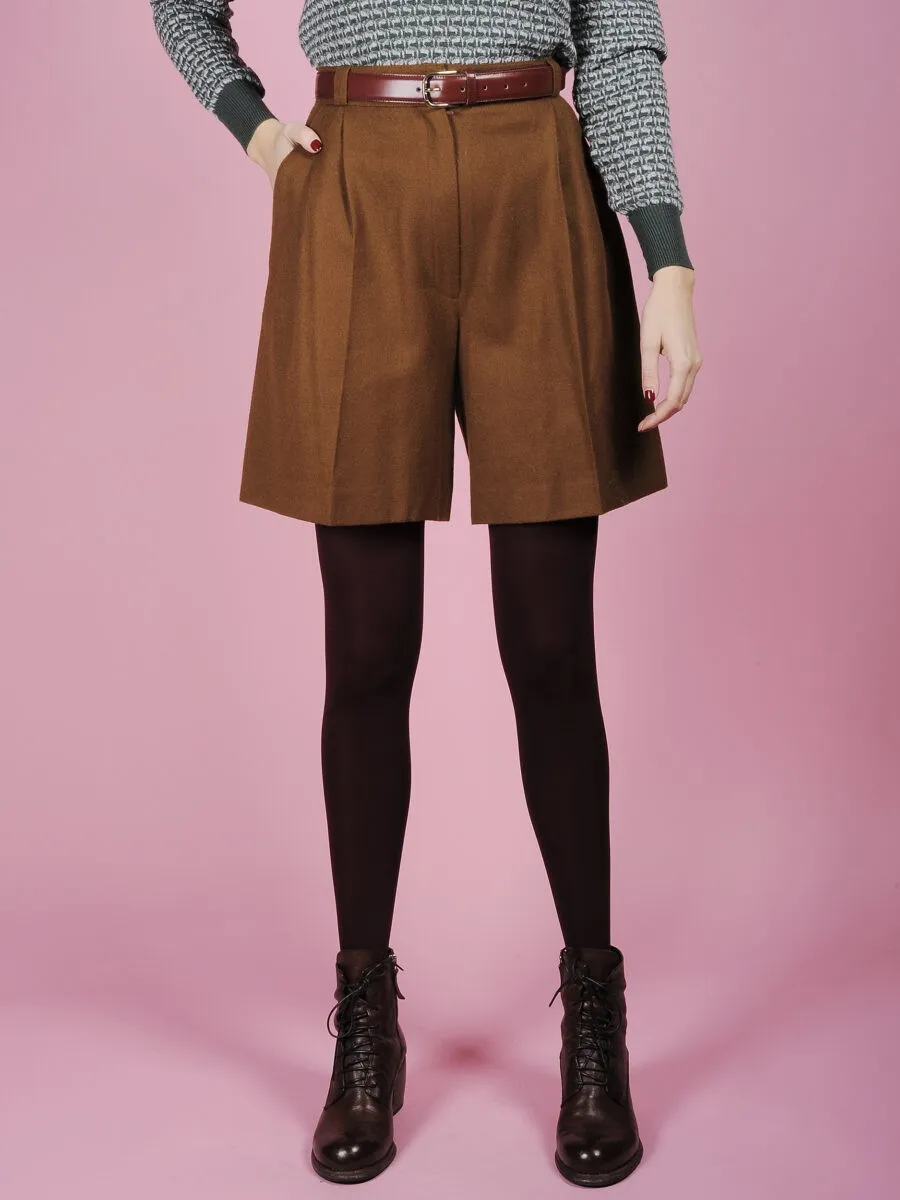 Shorts pinces color cammello