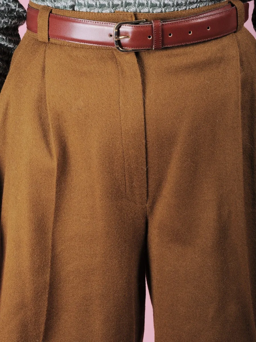 Shorts pinces color cammello