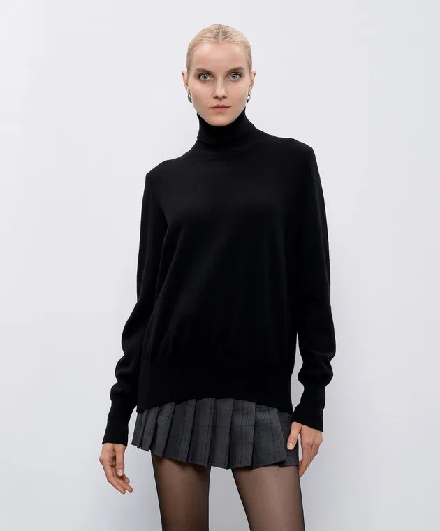 Solotre Maglione nero realizzato in lana M3S0049S