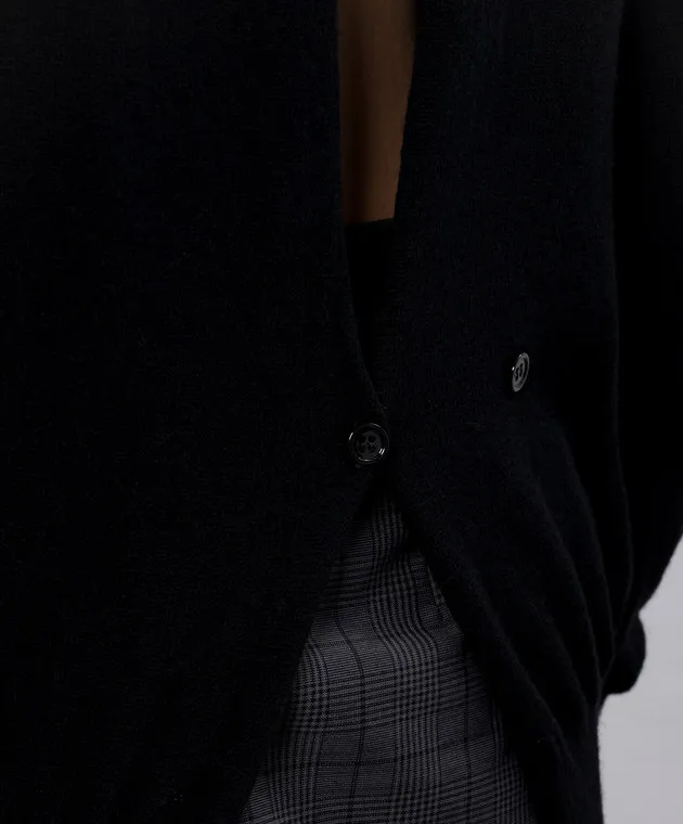 Solotre Maglione nero realizzato in lana M3S0049S