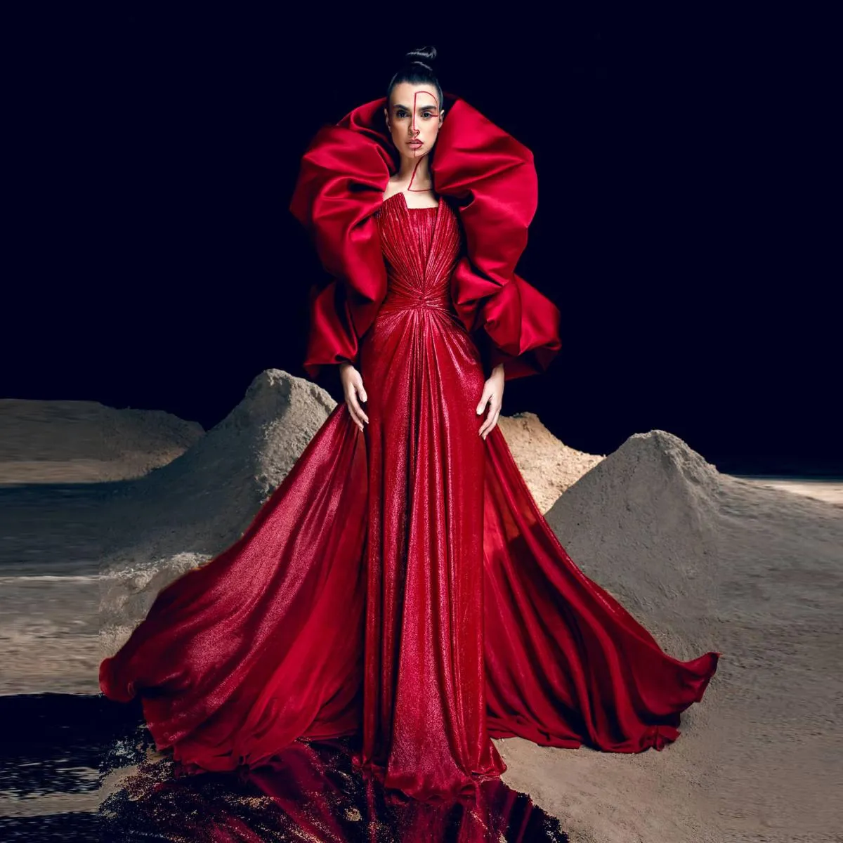 Splendidi abiti da sera formali rosso scuro con maniche a mantella rimovibili con volant in pizzo glitterato abito lungo da ball