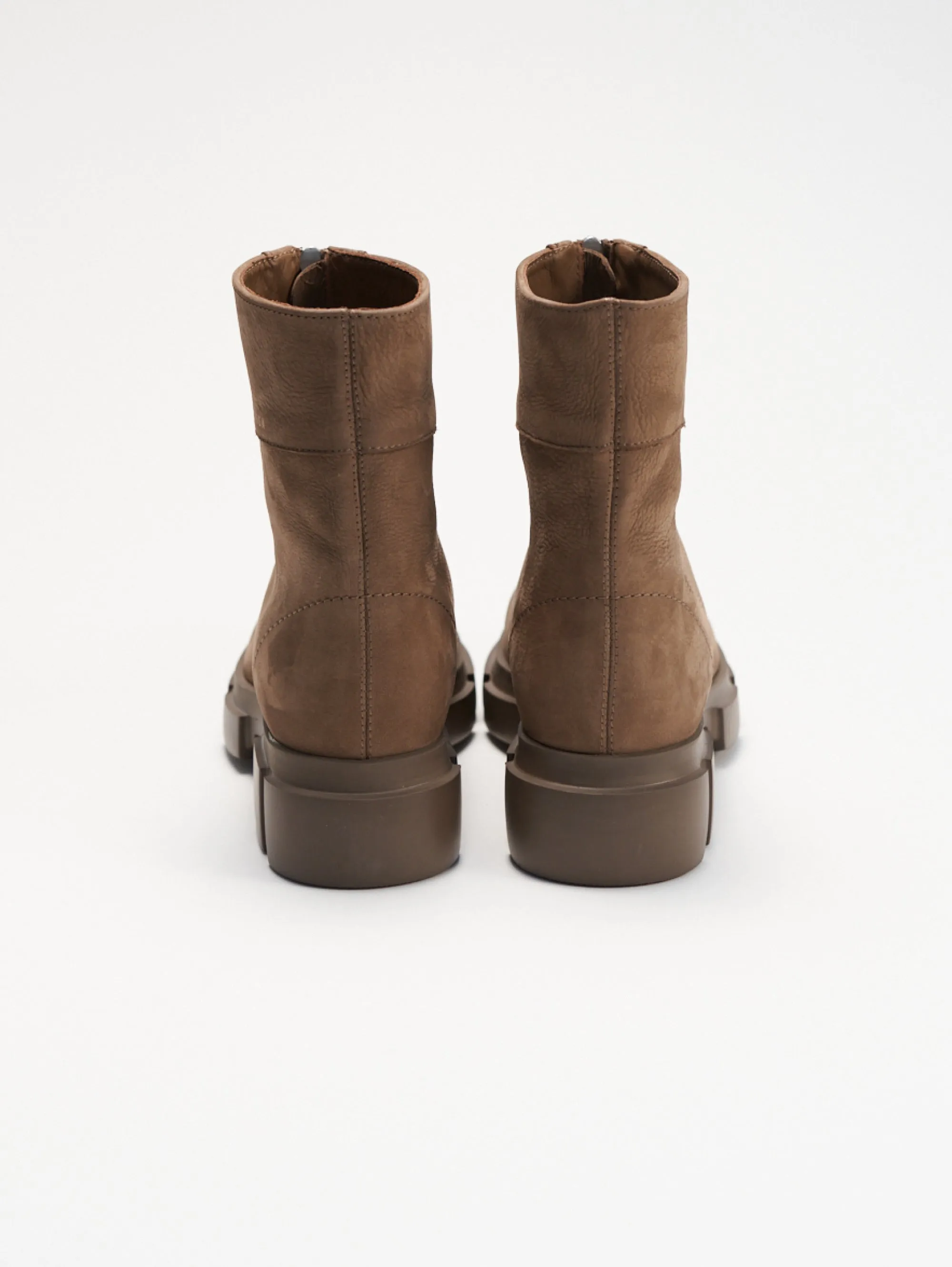 Stivaletti in Nabuk con Zip Marrone