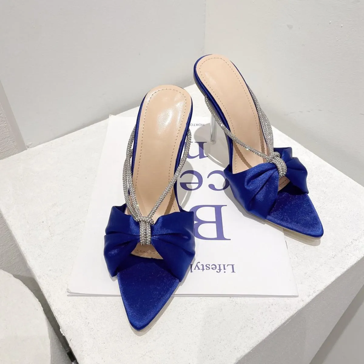 Tstctb Pantofole da donna in cristallo di raso Party Fashion Scarpe a punta trasparenti con tacco a spillo in perspex Scarpe da