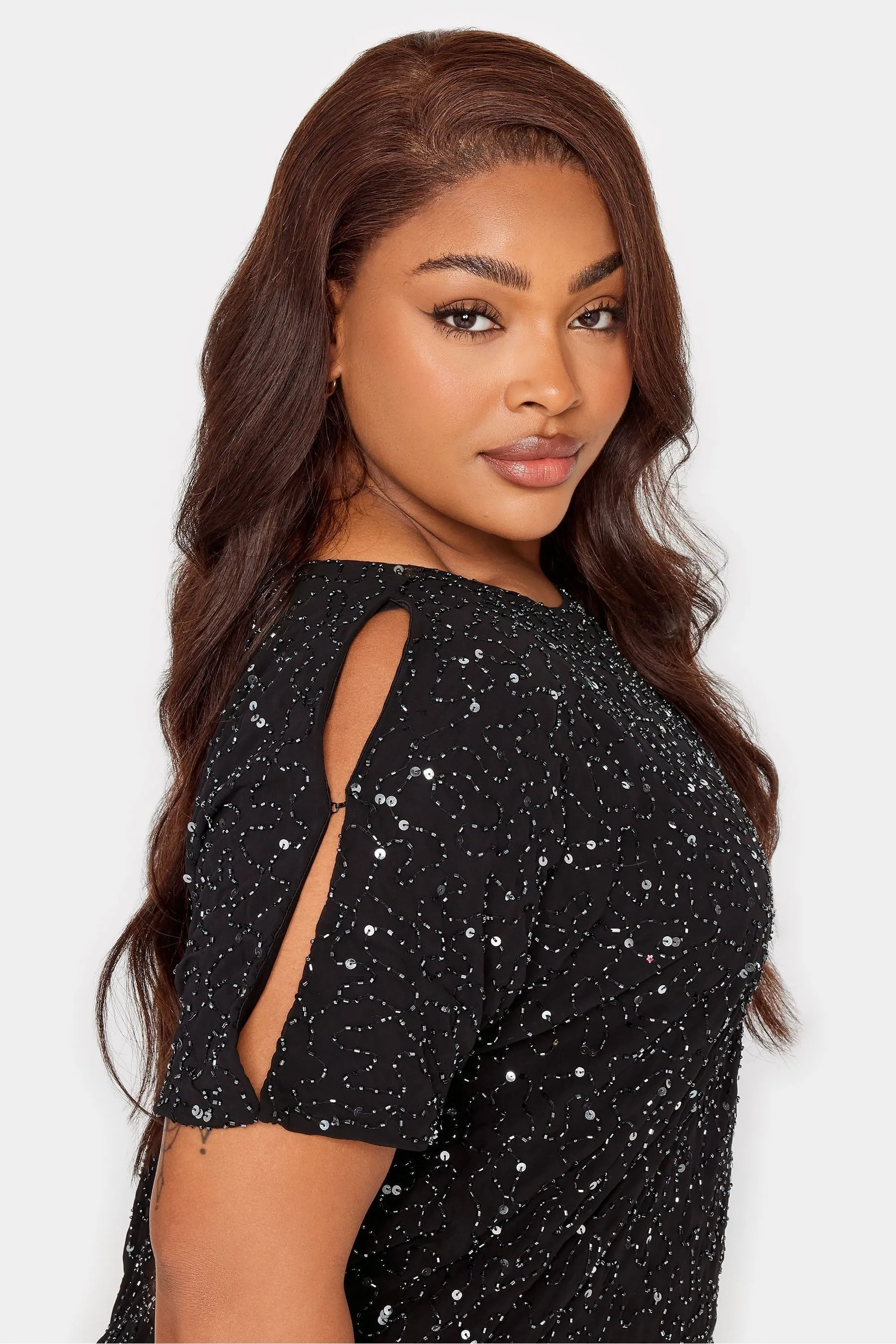 Yours Curve Luxe Paillettes - Abito a mantella decorato a mano con spalle scoperte